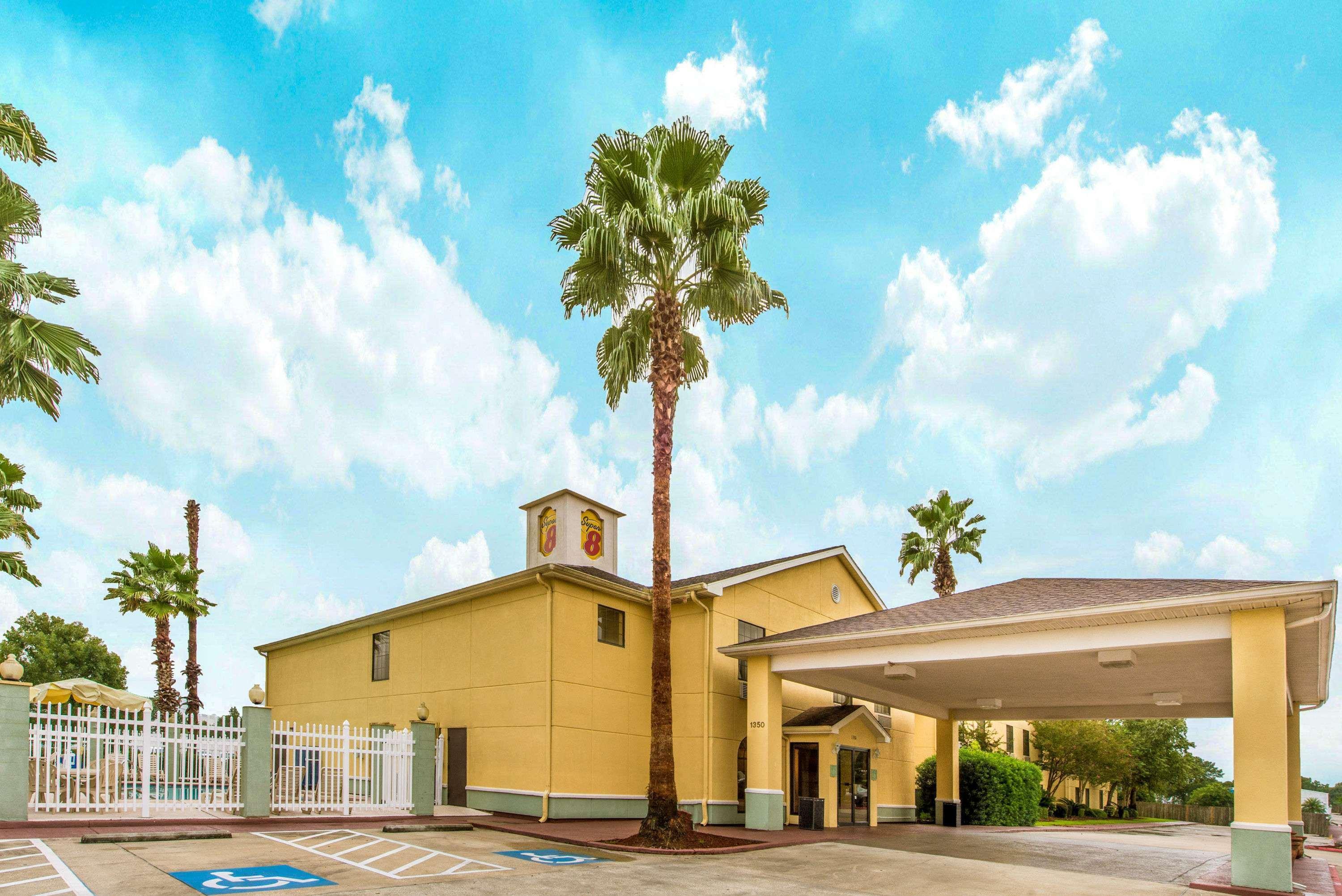 Super 8 By Wyndham Lake Charles/Sulphur Екстер'єр фото