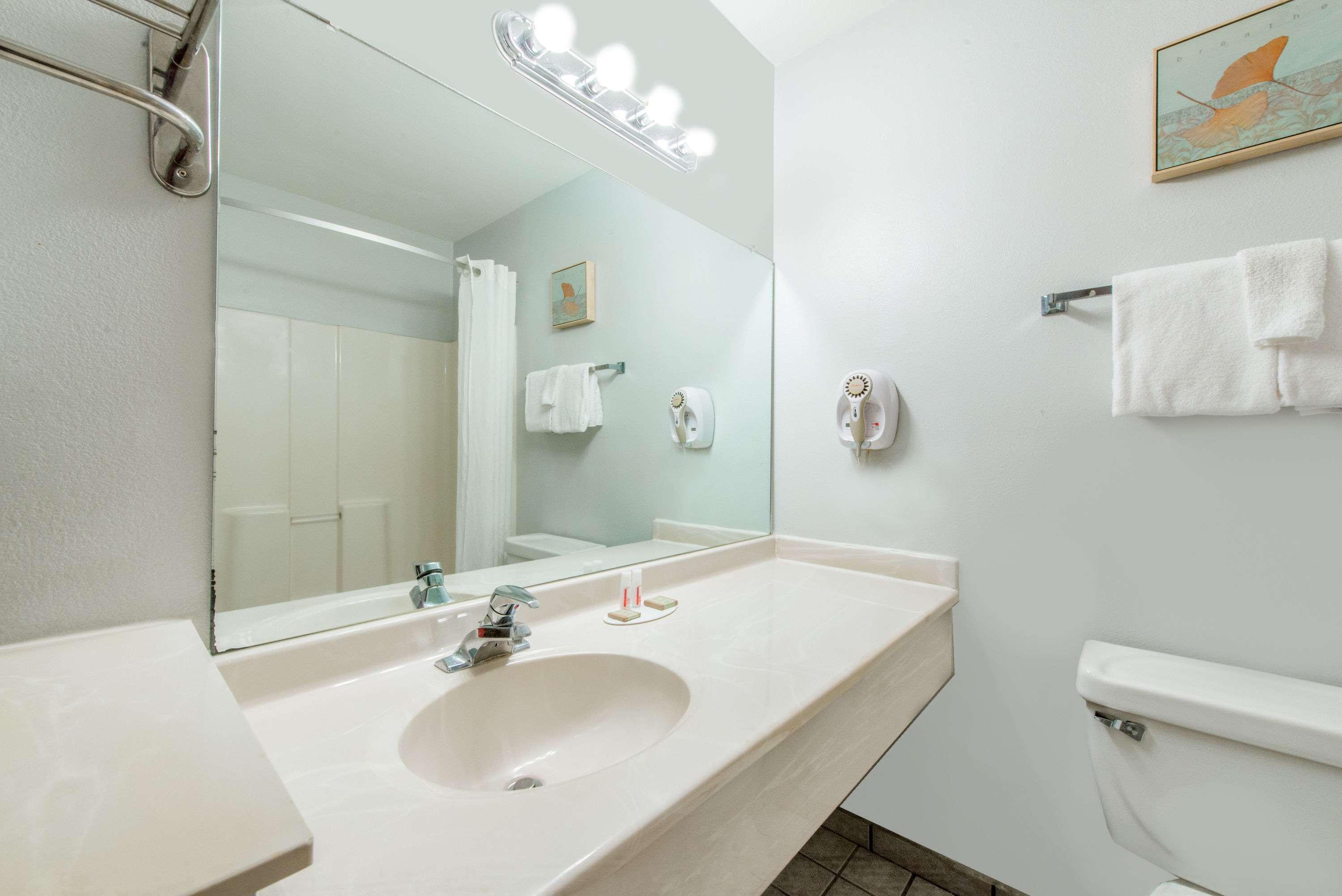 Super 8 By Wyndham Lake Charles/Sulphur Екстер'єр фото