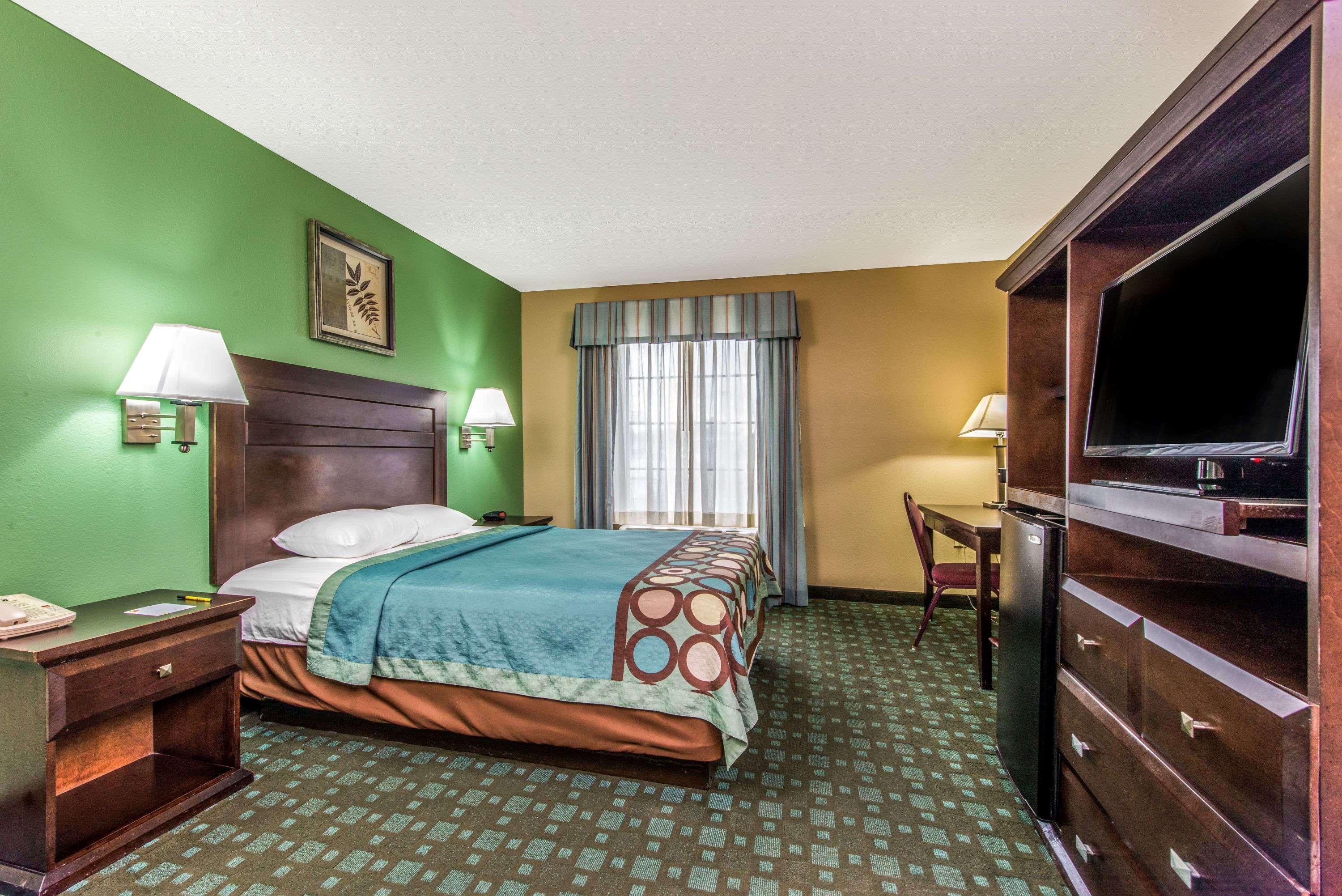 Super 8 By Wyndham Lake Charles/Sulphur Екстер'єр фото