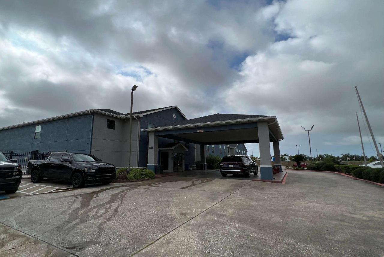 Super 8 By Wyndham Lake Charles/Sulphur Екстер'єр фото