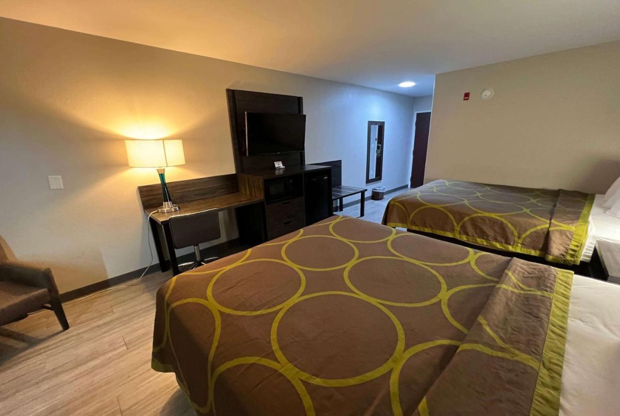 Super 8 By Wyndham Lake Charles/Sulphur Екстер'єр фото